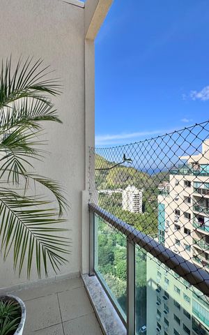 Apartamento à venda com 171m², 3 quartos e 2 vagas Apartamento à venda com 171m², 3 quartos e 2 vagasTerraço