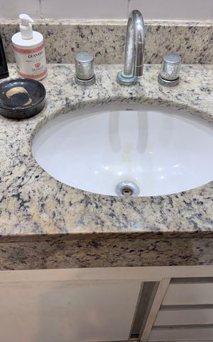 Apartamento à venda com 171m², 3 quartos e 2 vagas Apartamento à venda com 171m², 3 quartos e 2 vagasSuíte 2 - Banheiro
