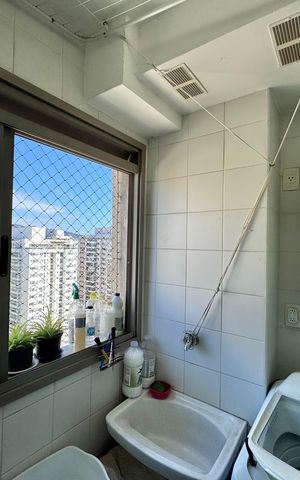 Apartamento à venda com 171m², 3 quartos e 2 vagas Apartamento à venda com 171m², 3 quartos e 2 vagasCozinha e Área de Serviço