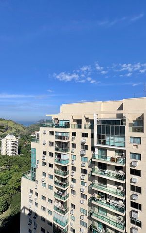 Apartamento à venda com 171m², 3 quartos e 2 vagas Apartamento à venda com 171m², 3 quartos e 2 vagasVista / Terraço