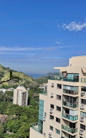 Apartamento à venda com 171m², 3 quartos e 2 vagas Apartamento à venda com 171m², 3 quartos e 2 vagasVista / Terraço