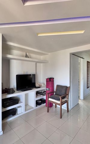 Apartamento à venda com 171m², 3 quartos e 2 vagas Apartamento à venda com 171m², 3 quartos e 2 vagasSala - Segundo Andar