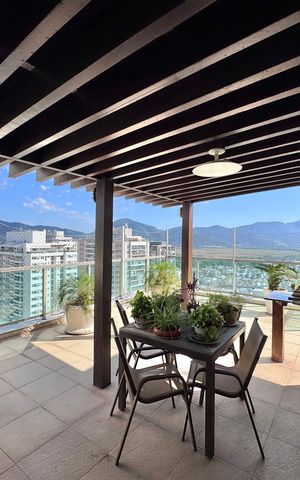 Apartamento à venda com 171m², 3 quartos e 2 vagas Apartamento à venda com 171m², 3 quartos e 2 vagasTerraço