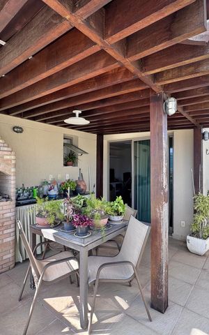 Apartamento à venda com 171m², 3 quartos e 2 vagas Apartamento à venda com 171m², 3 quartos e 2 vagasTerraço