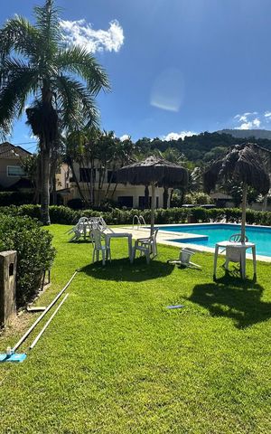 Casa de condomínio à venda com 320m², 5 quartos e 1 vaga Casa de condomínio à venda com 320m², 5 quartos e 1 vagaÁrea comum - Piscina