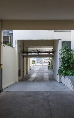 Apartamento para alugar com 53m², 2 quartos e 1 vaga Apartamento para alugar com 53m², 2 quartos e 1 vagaÁrea comum - Portão da garagem