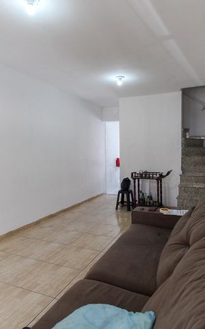 Casa à venda com 125m², 2 quartos e 2 vagasSala