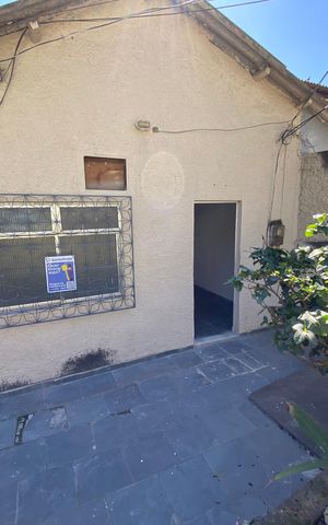 Casa para alugar com 50m², 1 quarto e sem vaga Casa para alugar com 50m², 1 quarto e sem vagaFachada e placa