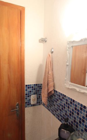 Casa à venda com 200m², 3 quartos e 3 vagasBanheiro 1