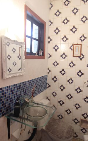 Casa à venda com 200m², 3 quartos e 3 vagasBanheiro 1
