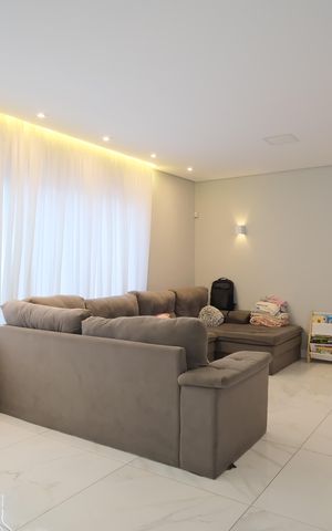Casa à venda com 350m², 3 quartos e 4 vagasSala