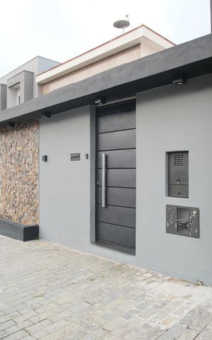 Casa à venda com 350m², 3 quartos e 4 vagasFachada