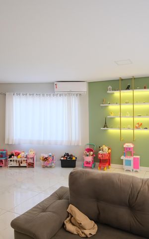Casa à venda com 350m², 3 quartos e 4 vagasSala
