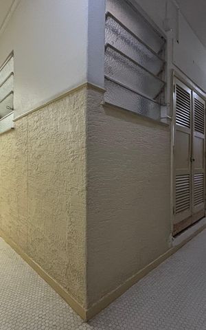 Apartamento à venda com 32m², 1 quarto e sem vaga Apartamento à venda com 32m², 1 quarto e sem vagaHall de entrada externo