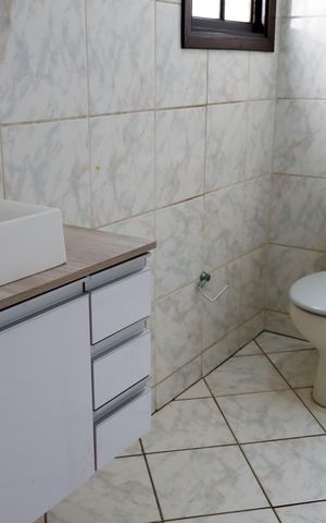 Casa à venda com 240m², 3 quartos e 2 vagas Casa à venda com 240m², 3 quartos e 2 vagasBanheiro da Suíte