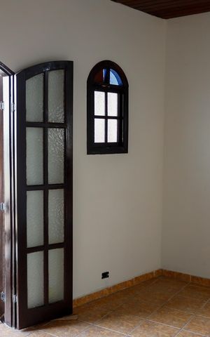 Casa à venda com 240m², 3 quartos e 2 vagas Casa à venda com 240m², 3 quartos e 2 vagasSuíte