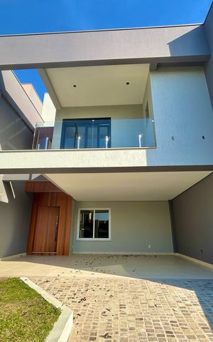 Casa à venda com 162m², 3 quartos e 4 vagasFachada