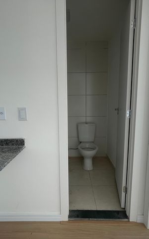 Apartamento à venda com 37m², 2 quartos e sem vaga Apartamento à venda com 37m², 2 quartos e sem vagaBanheiro Social