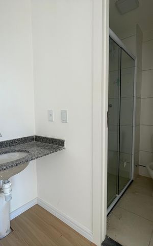 Apartamento à venda com 37m², 2 quartos e sem vaga Apartamento à venda com 37m², 2 quartos e sem vagaBanheiro Social