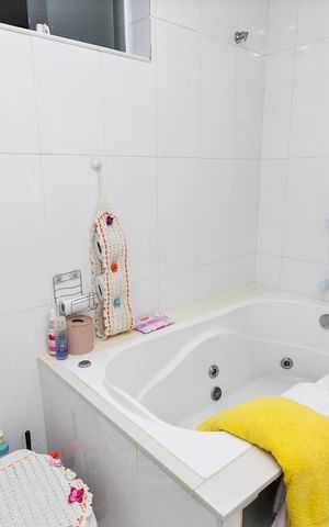 Casa de condomínio à venda com 65m², 2 quartos e sem vaga Casa de condomínio à venda com 65m², 2 quartos e sem vagaBanheiro Social