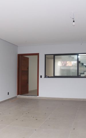 Casa à venda com 200m², 3 quartos e 4 vagasGaragem