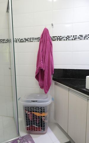 Apartamento à venda com 84m², 2 quartos e 2 vagasBanheiro da Suíte
