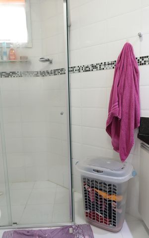 Apartamento à venda com 84m², 2 quartos e 2 vagasBanheiro da Suíte