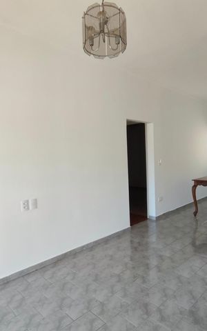 Casa para alugar com 200m², 2 quartos e 2 vagas Casa para alugar com 200m², 2 quartos e 2 vagasSala