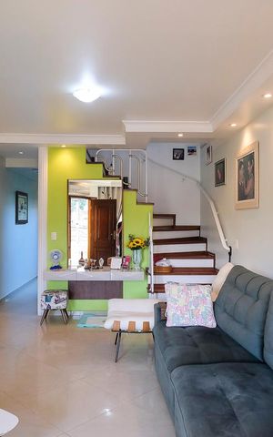 Casa à venda com 235m², 3 quartos e 4 vagasSala