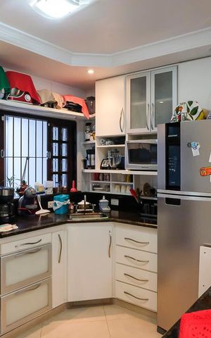 Casa à venda com 235m², 3 quartos e 4 vagasCozinha