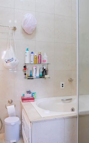 Casa à venda com 235m², 3 quartos e 4 vagasBanheiro da suíte 1
