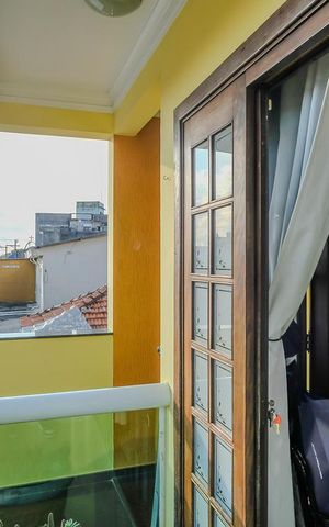 Casa à venda com 235m², 3 quartos e 4 vagasVaranda da sala