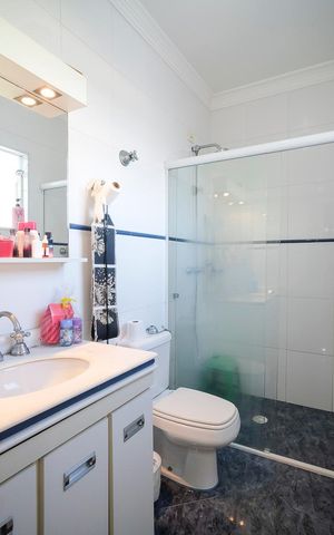 Casa à venda com 235m², 3 quartos e 4 vagasBanheiro da suíte 3
