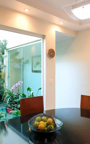 Casa à venda com 235m², 3 quartos e 4 vagasCopa