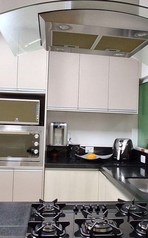 Casa de condomínio à venda com 194m², 3 quartos e 3 vagas Casa de condomínio à venda com 194m², 3 quartos e 3 vagasCozinha