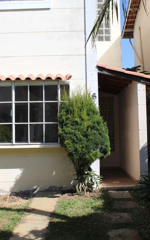 Casa de condomínio para alugar com 95m², 2 quartos e 2 vagasEntrada