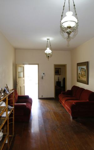 Casa à venda com 229m², 5 quartos e 4 vagasSala