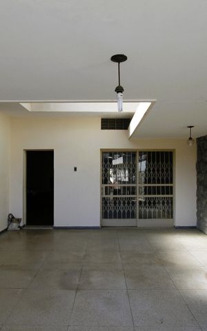 Casa à venda com 229m², 5 quartos e 4 vagasVaranda