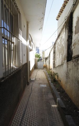 Casa à venda com 229m², 5 quartos e 4 vagasÁrea externa