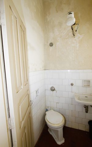Casa à venda com 229m², 5 quartos e 4 vagasBanheiro de Serviço