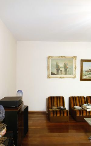 Casa à venda com 229m², 5 quartos e 4 vagasSala