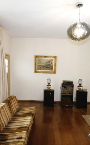 Casa à venda com 229m², 5 quartos e 4 vagasSala