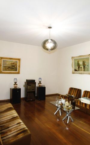 Casa à venda com 229m², 5 quartos e 4 vagasSala de Estar