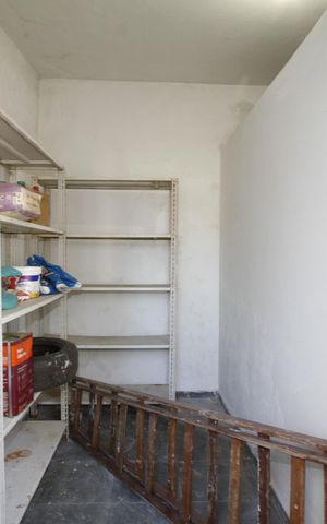 Casa à venda com 229m², 5 quartos e 4 vagasDespensa