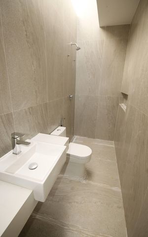 Casa de condomínio à venda com 403m², 4 quartos e 4 vagasbanheiro 2
