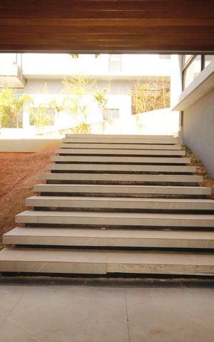 Casa de condomínio à venda com 403m², 4 quartos e 4 vagasescada