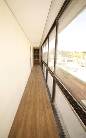 Casa de condomínio à venda com 403m², 4 quartos e 4 vagasCorredor