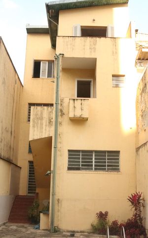 Casa à venda com 320m², 3 quartos e 4 vagasQuintal