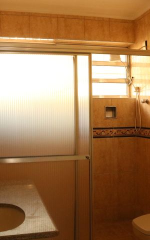 Casa à venda com 320m², 3 quartos e 4 vagasBanheiro 2