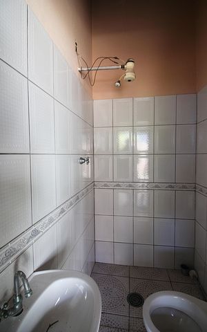 Casa à venda com 380m², 3 quartos e 4 vagasBanheiro de Serviço